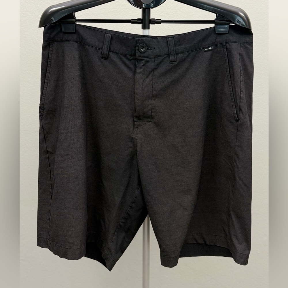 TravisMathew Men’s Flat Front Performance Shorts – Size 36